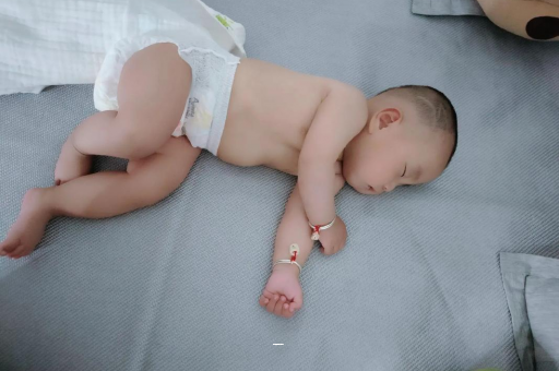 仁怀几个月宝宝可以竖抱